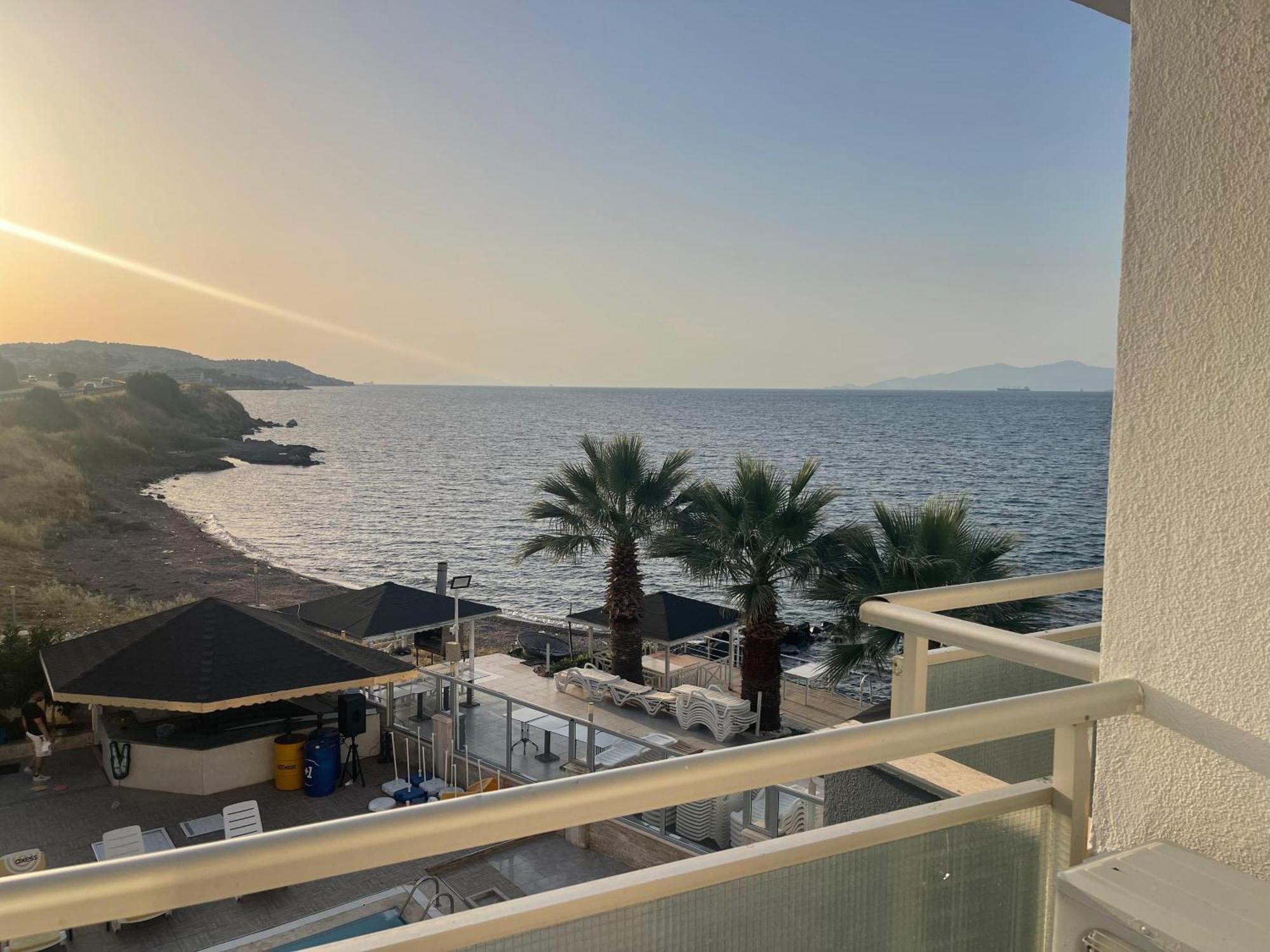 Club Rose Bay Hotel Foça Bagian luar foto
