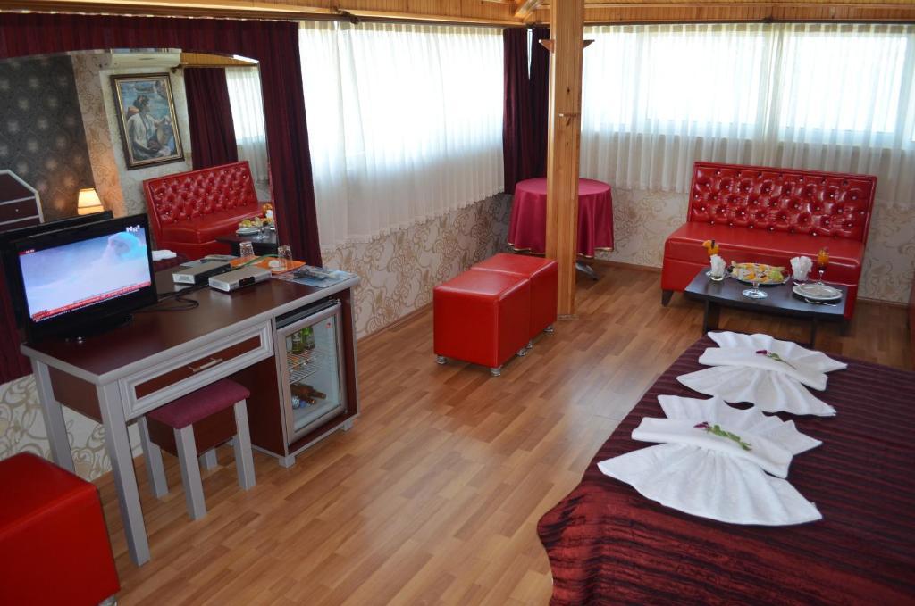 Club Rose Bay Hotel Foça Bagian luar foto