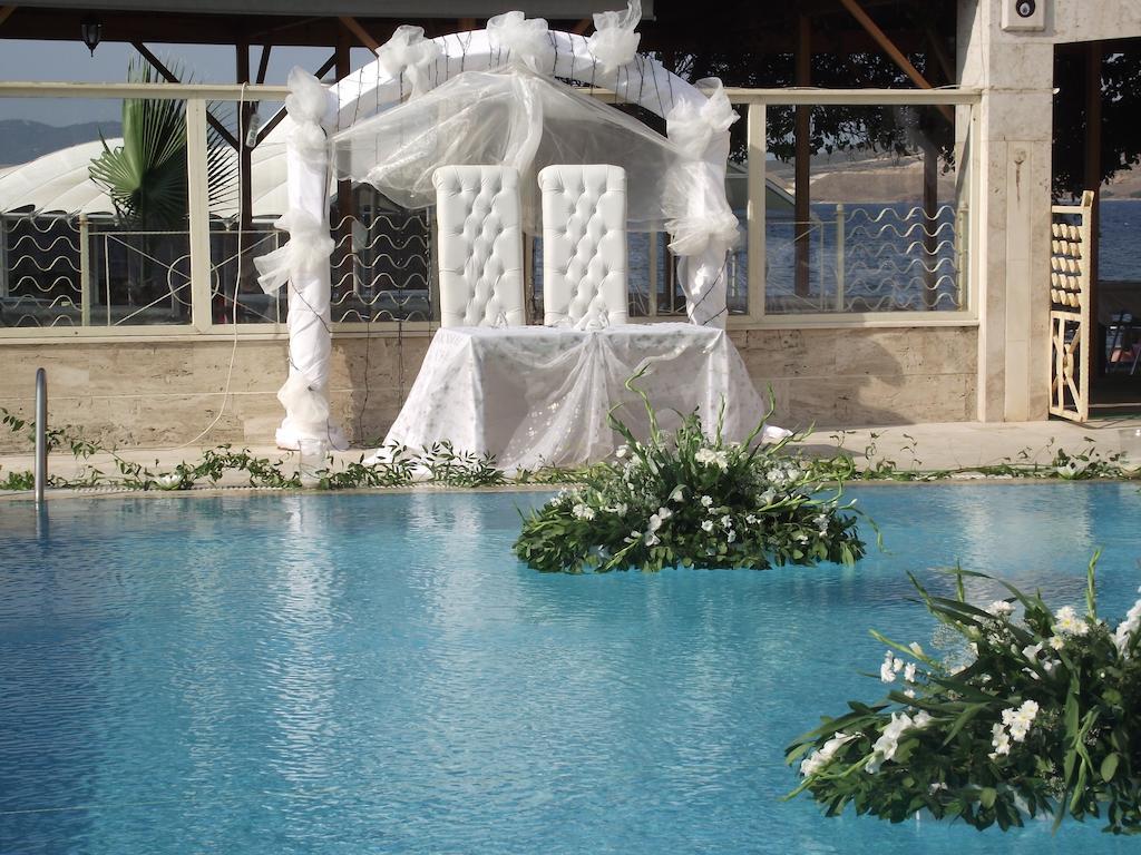Club Rose Bay Hotel Foça Bagian luar foto