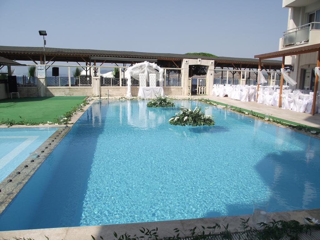 Club Rose Bay Hotel Foça Bagian luar foto