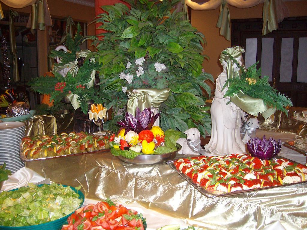 Club Rose Bay Hotel Foça Bagian luar foto